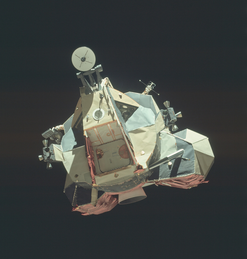 Illustration for article titled NASA Just Released 8,400+ Incredible High-Res Images From The Apollo Program